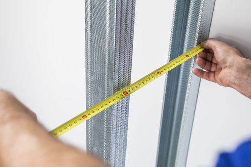 Jak wybrać odpowiednie profile do płyt g-k? Praktyczny przewodnik